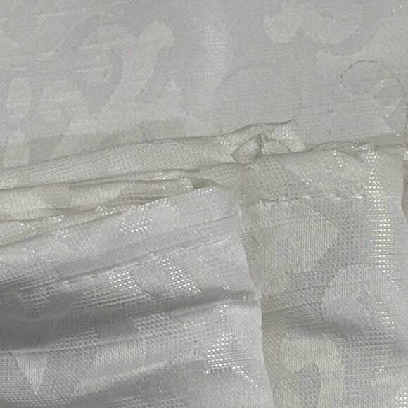 Avante Tablecloth Napkin White Scroll Embossed 60x102 8 Napkins Formal Dining - Picture 5 of 7